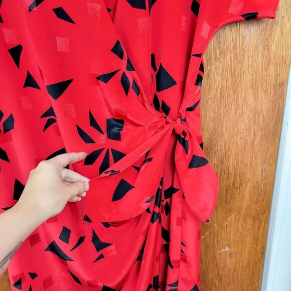 Vintage 80s Red & Black Geometric Print Wrap Dress - Picture 7 of 8